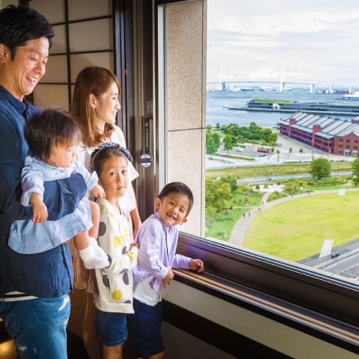 【早航海14★朝食付】駅＆コンビニ徒歩約3分★爽やかな光が差し込むレストランでお目覚め朝タイム♪